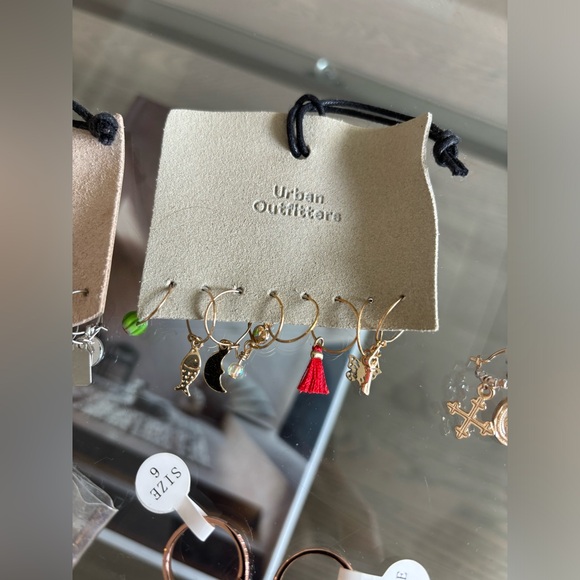 FREE GWP $50+ Jewelry Sets - Picture 4 of 14